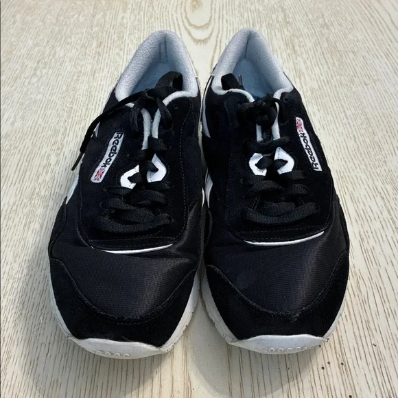 ⏳LAST CHANCE⏳Men’s Reebok Classic Suede and Nylon Sneakers (Black/White) - Picture 2 of 15